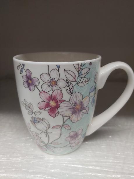 Šálka porcelánová na čaj 250ml,