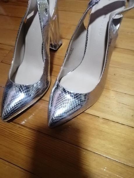 Strieborné topanky, 37