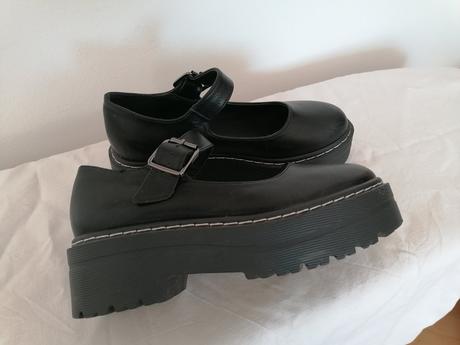 Čierne topánky na hrubej podrážke, 38