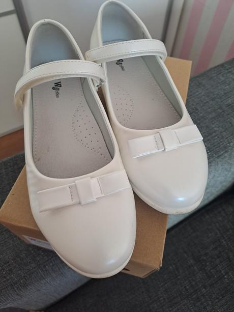 Topánky na 1sv prijmanie, 36