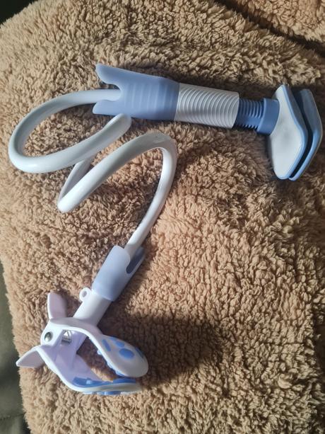 Univerzálny držiak na detskú pestúnku a iné, 