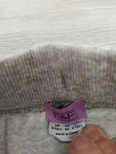 Velurove tepláky 6-7 rokov /len vyprate/, f&f,122