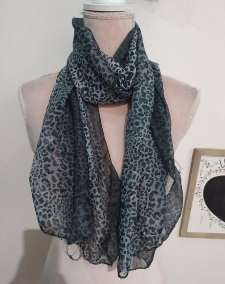Leo šál/šatka, 
