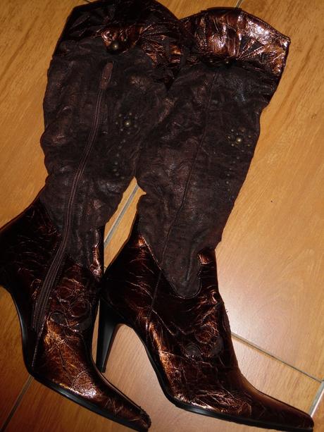 Lakované čižmy, 40