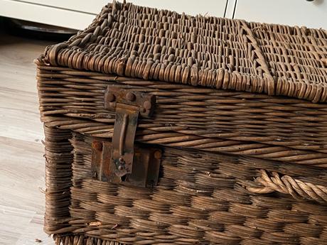 Krásny starý retro úložný zberateľský kôš kufor, 