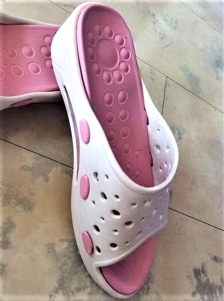 Gumené šlapky na platforme, 38