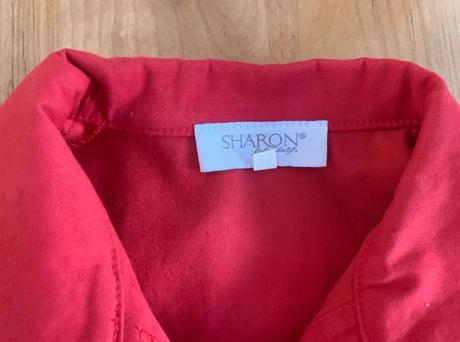 Červené šaty s opaskom, s