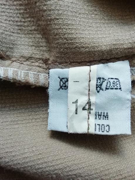 Dievčenská menčestrová bunda., lusa,146