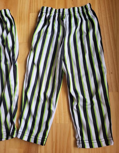 2x karnevalové nohavice tu na 1-2 roky, 