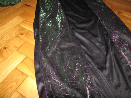 Kostým s pavučinami, 