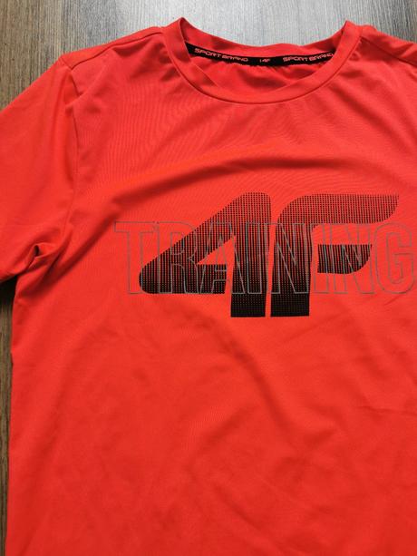 Funkčné tričká, 146