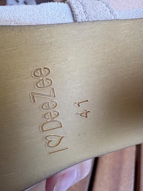 Krásne topánky, 41