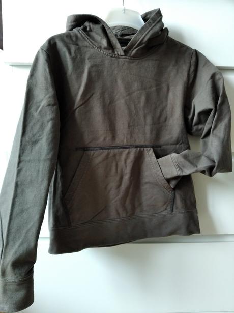 Mikina s kapucňou, 134