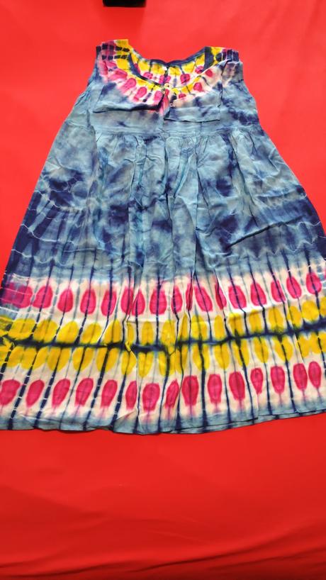 Batikovane letne saty, 110