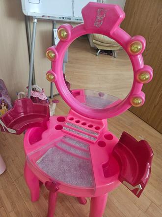 Kozmetický detský stolík barbie, 
