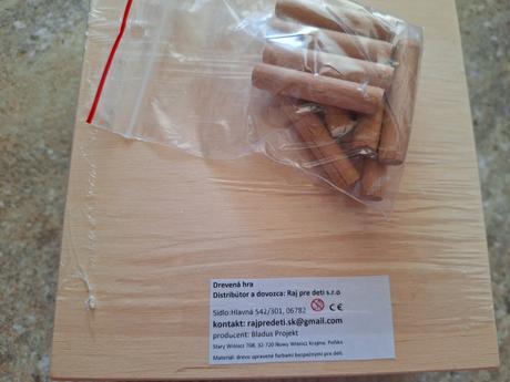Drevene montessori čísla s kolíkmi,
