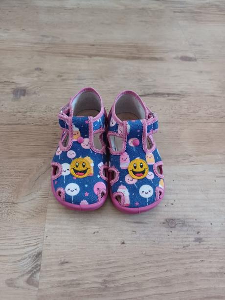 Detské papučky / prezúvky na úzku / útlu nôžku 21, 21