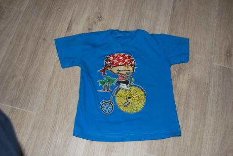 Modré tričko, 92