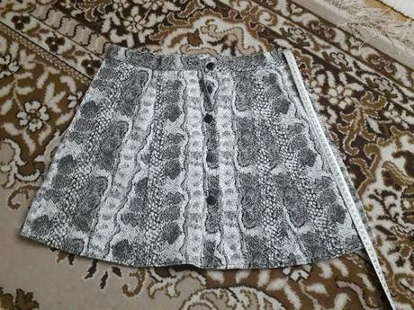 Dievčenská sukňa, 158