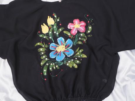 Kvalitná vzdušná blúzka, s