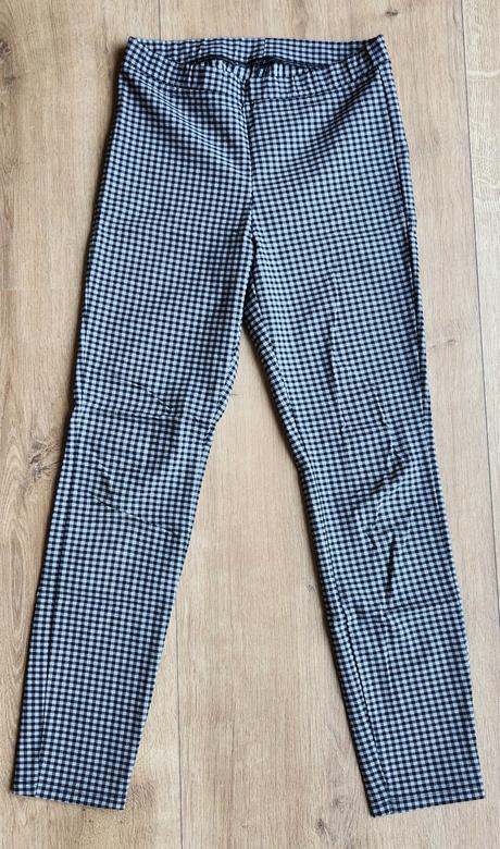 Legíny, calzedonia,134