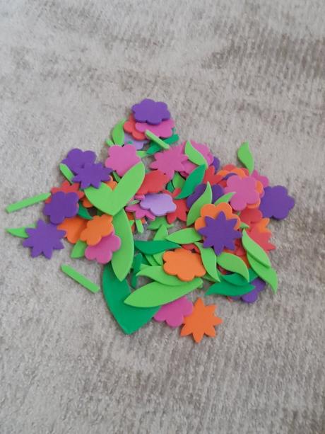 Predám penové kvietky, 