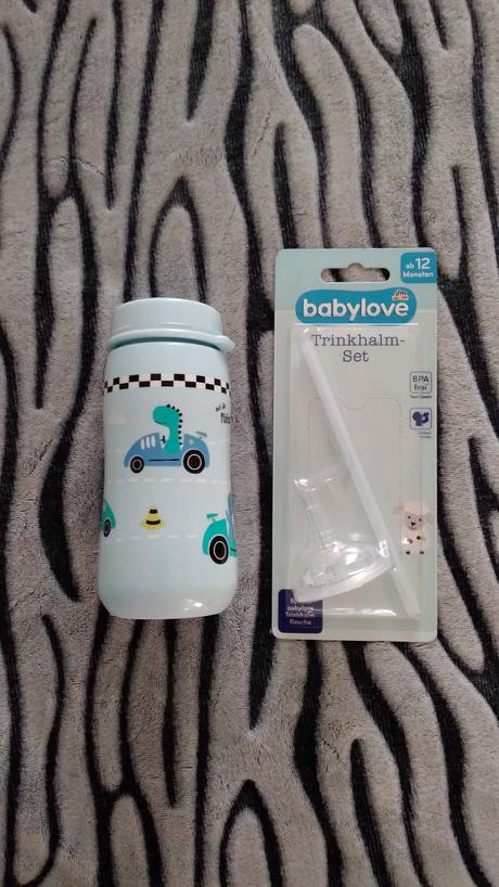 Fľaša na pitie so slamkou, 