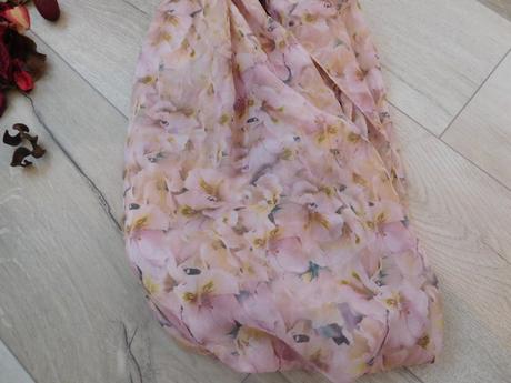 Šatka ružové kvety, 