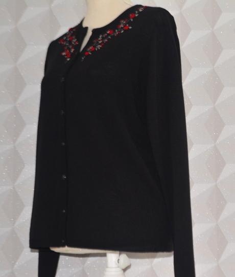 Josephine chaus vyšívaný svetrík veľ. m/l, l