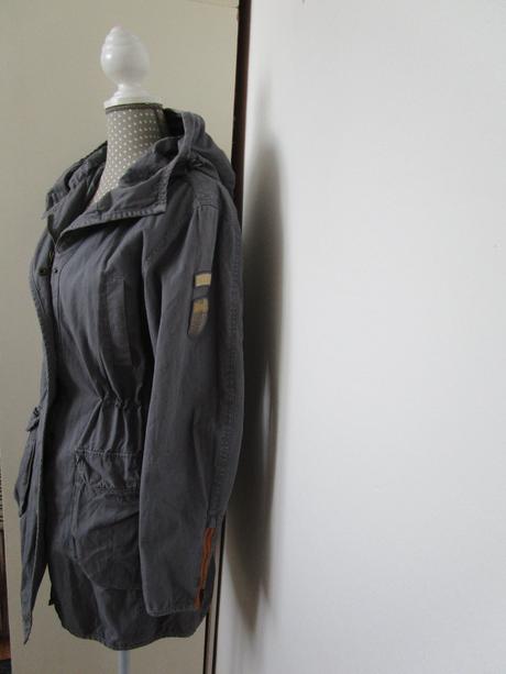 2068. párka, vetrovka, s