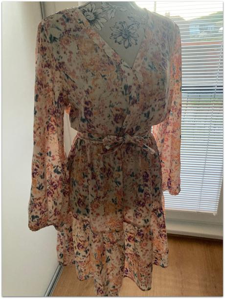 Vzorované mini šaty - veľkosť 38, 38