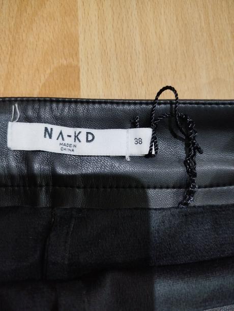 Koženková sukňa, 38