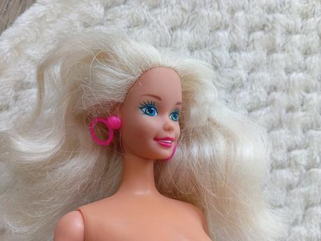 Ruffle fun riviera barbie 1994,