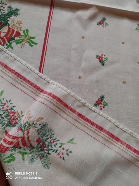 Retro vianočny obrus zvončeky 140x114 - 20 eur,