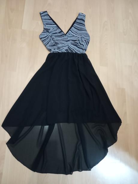 Šaty s predĺženým zadným dielom, m