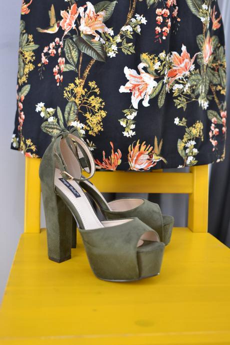 Khaki sandále 37, 37