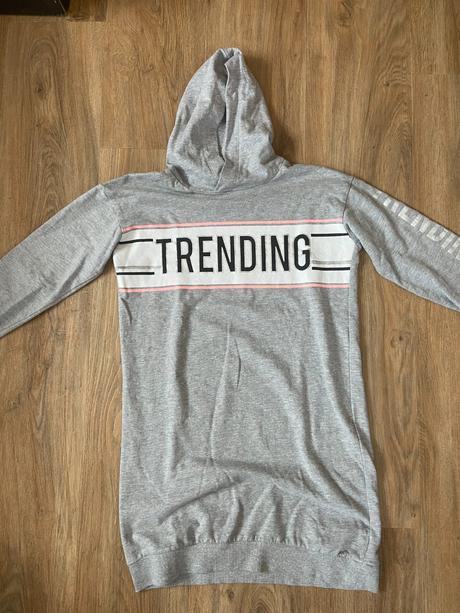 Predĺžená mikina, 146