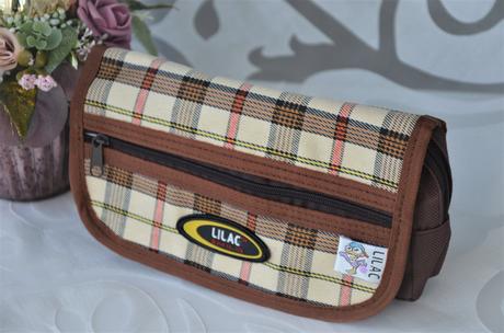 Hnedá kozmetická taštička,