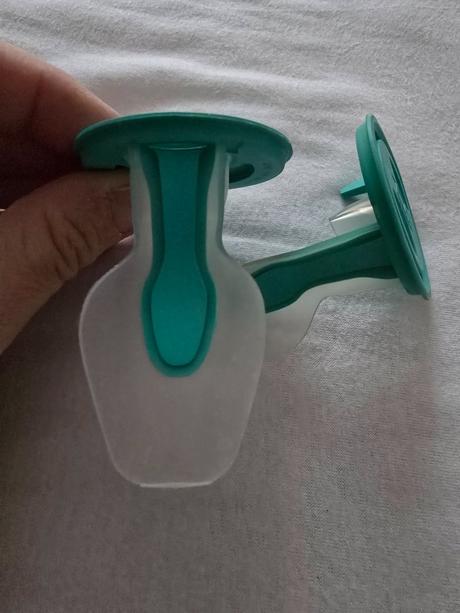 Fľaška 330 ml a 260 ml + savičky (cumle), avent