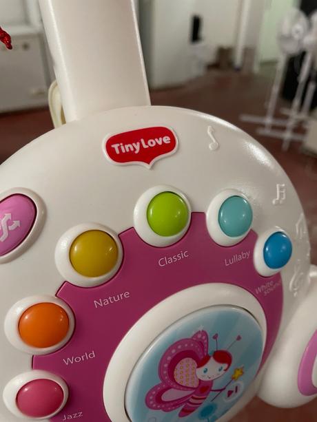 Tiny love kompaktný kolotoč s melódiou na zaveseni, 