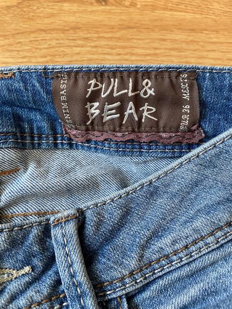 Bledé rifle s potrhaným efektom, pull&bear,36