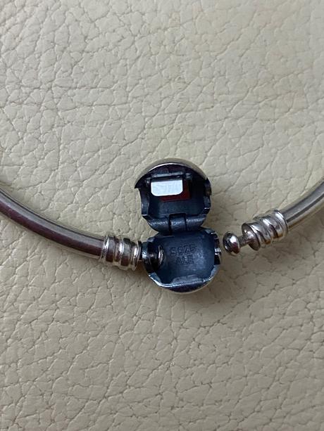 Pandora naramok, pandora