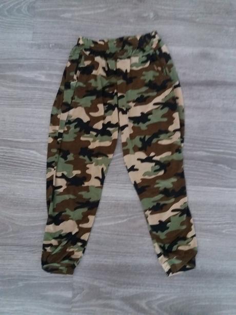 Lahké letné nohavice/tepláky, 116