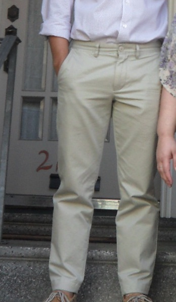 Ako vyriešiť krčenie nohavíc pod kolenami?