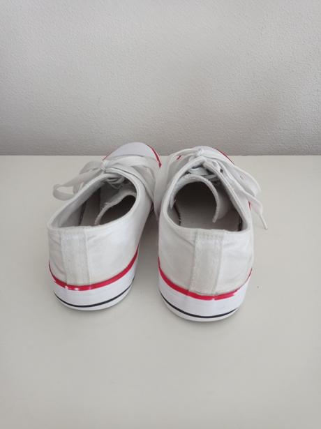 Biele plátenky ,, číny,, + saténové šnúrky navyše, sinsay,38