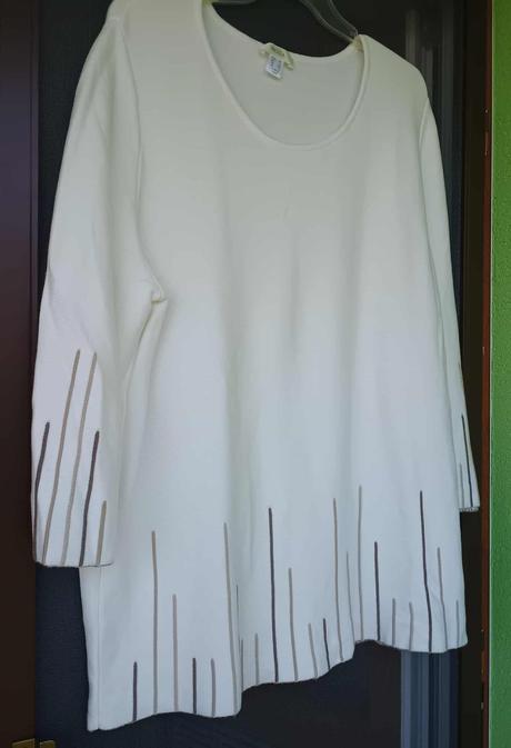 Hrubší svetrík, <50