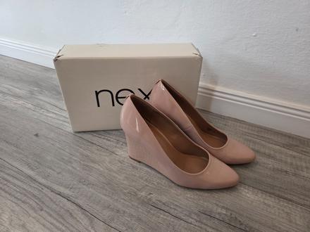 Lakované lodičky na plnom opätku, next,41