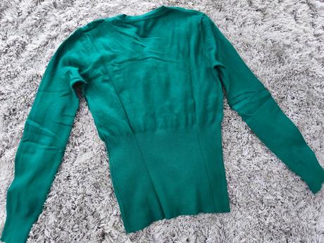 Zelený pulóvrik. s/36, s