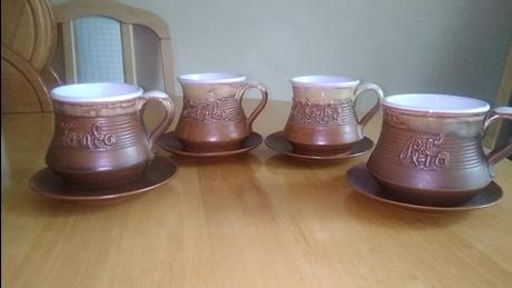 Hrnčeky s menom s tanierikom, 