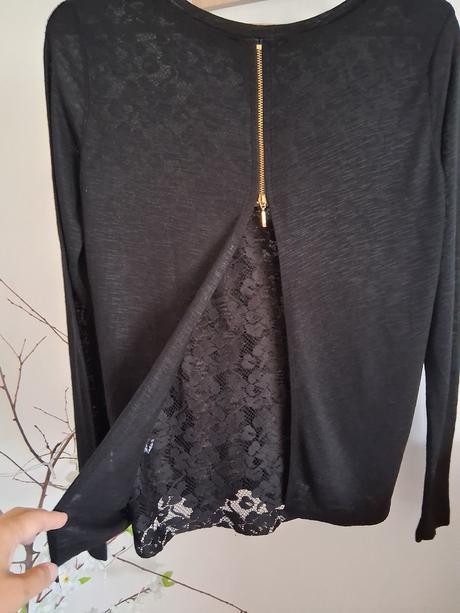 Svetrík s krajkovým chrbátom, 42